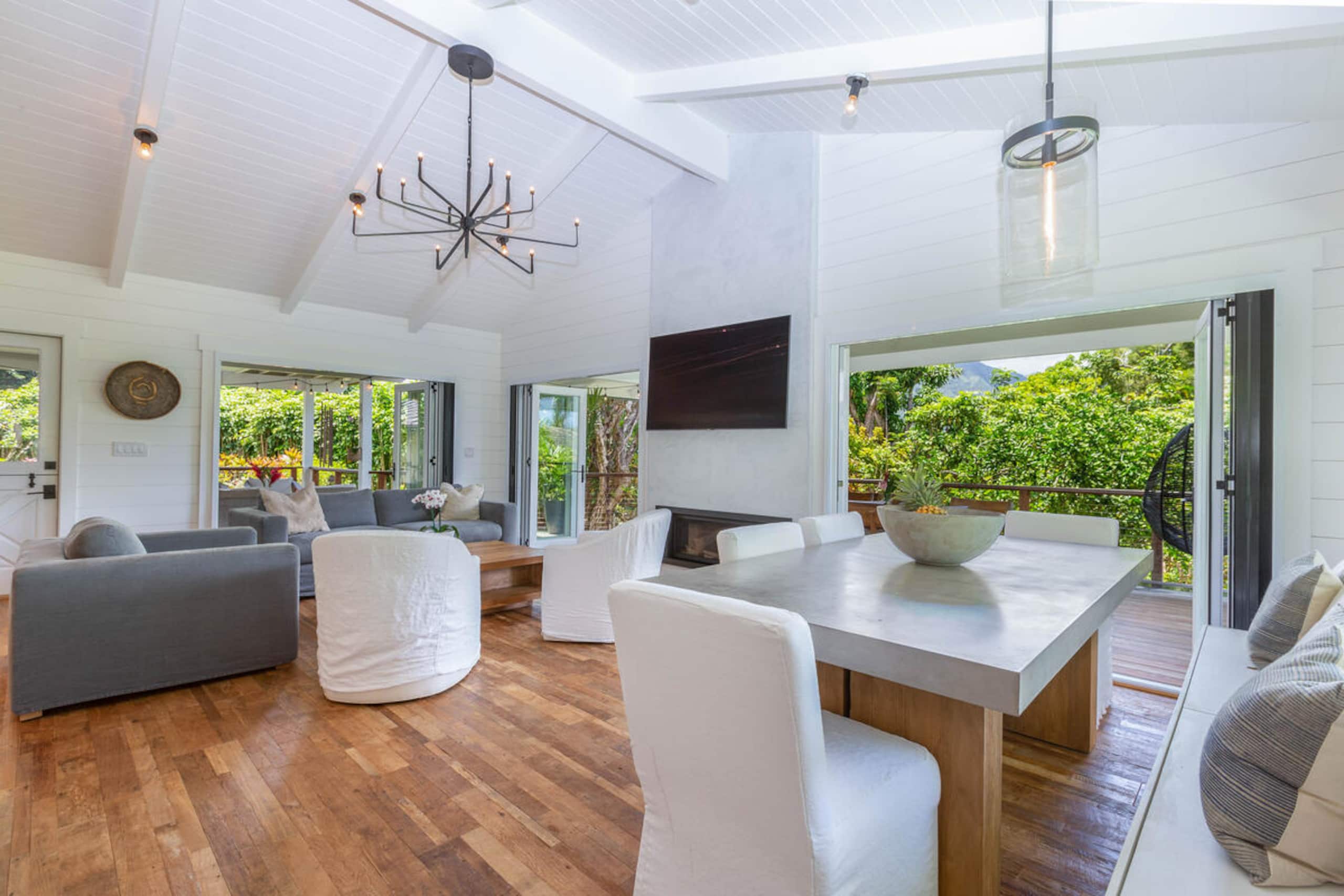 Home in Princeville · ★4.98 · 3 bedrooms · 4 beds · 3 baths - Image 10