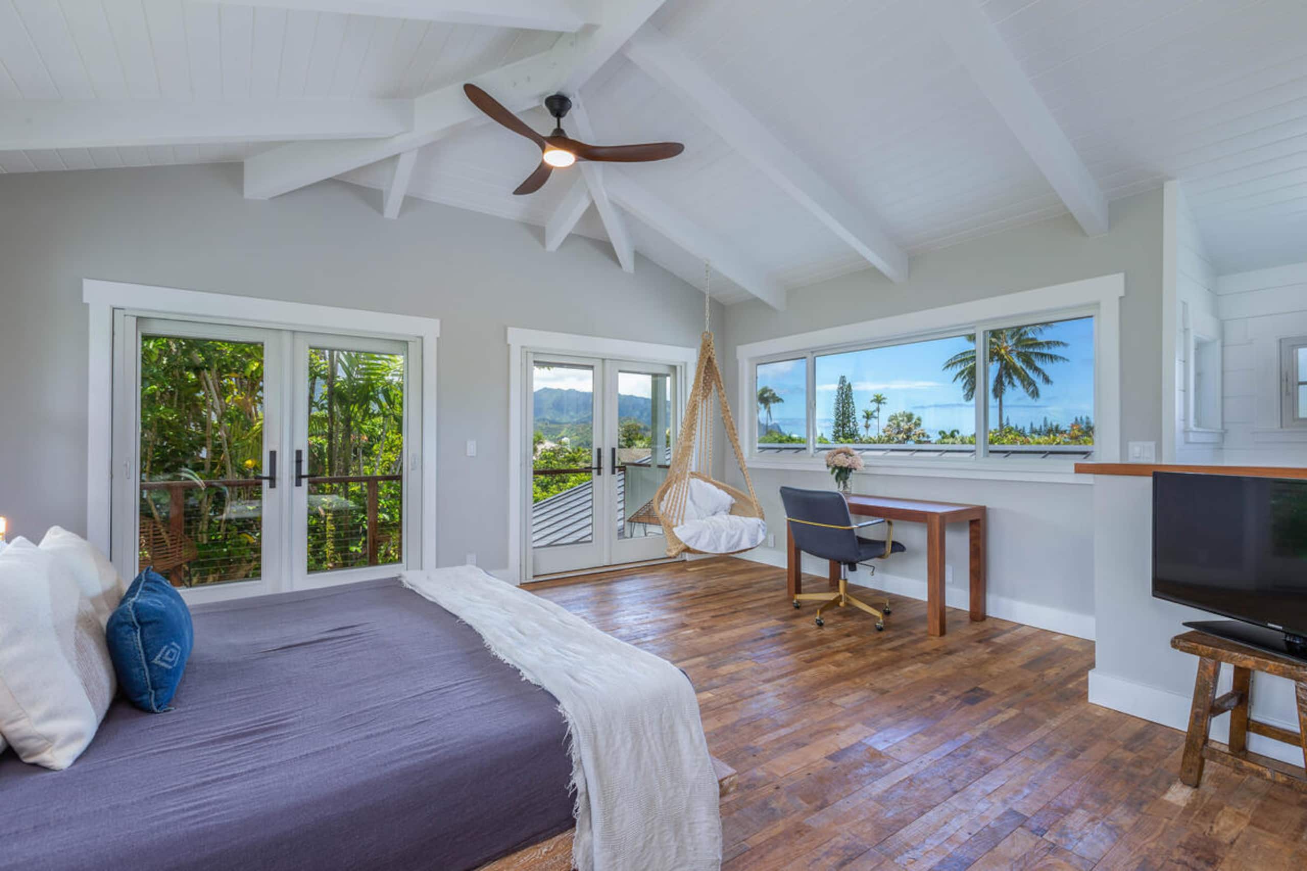 Home in Princeville · ★4.98 · 3 bedrooms · 4 beds · 3 baths - Image 12