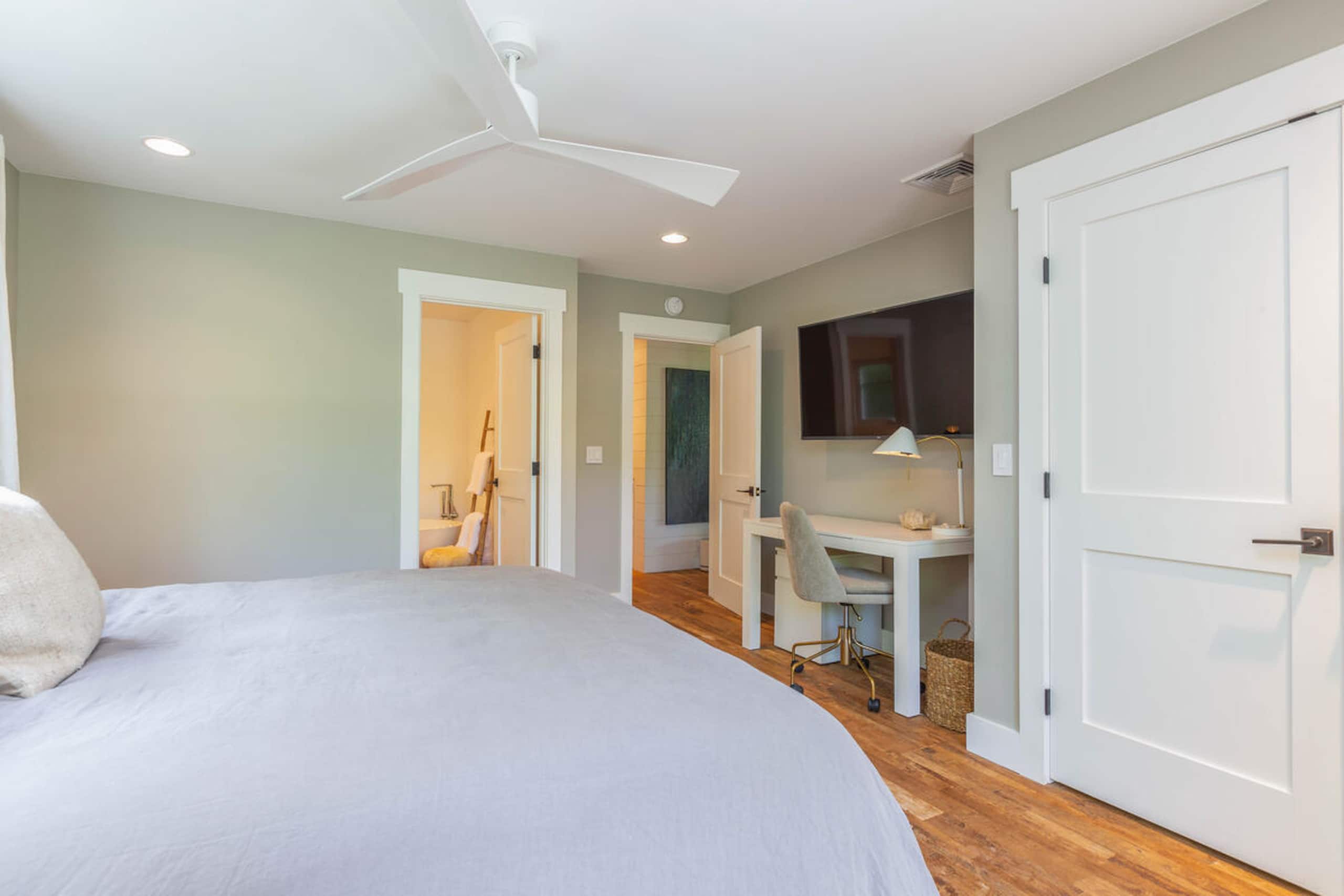 Home in Princeville · ★4.98 · 3 bedrooms · 4 beds · 3 baths - Image 17