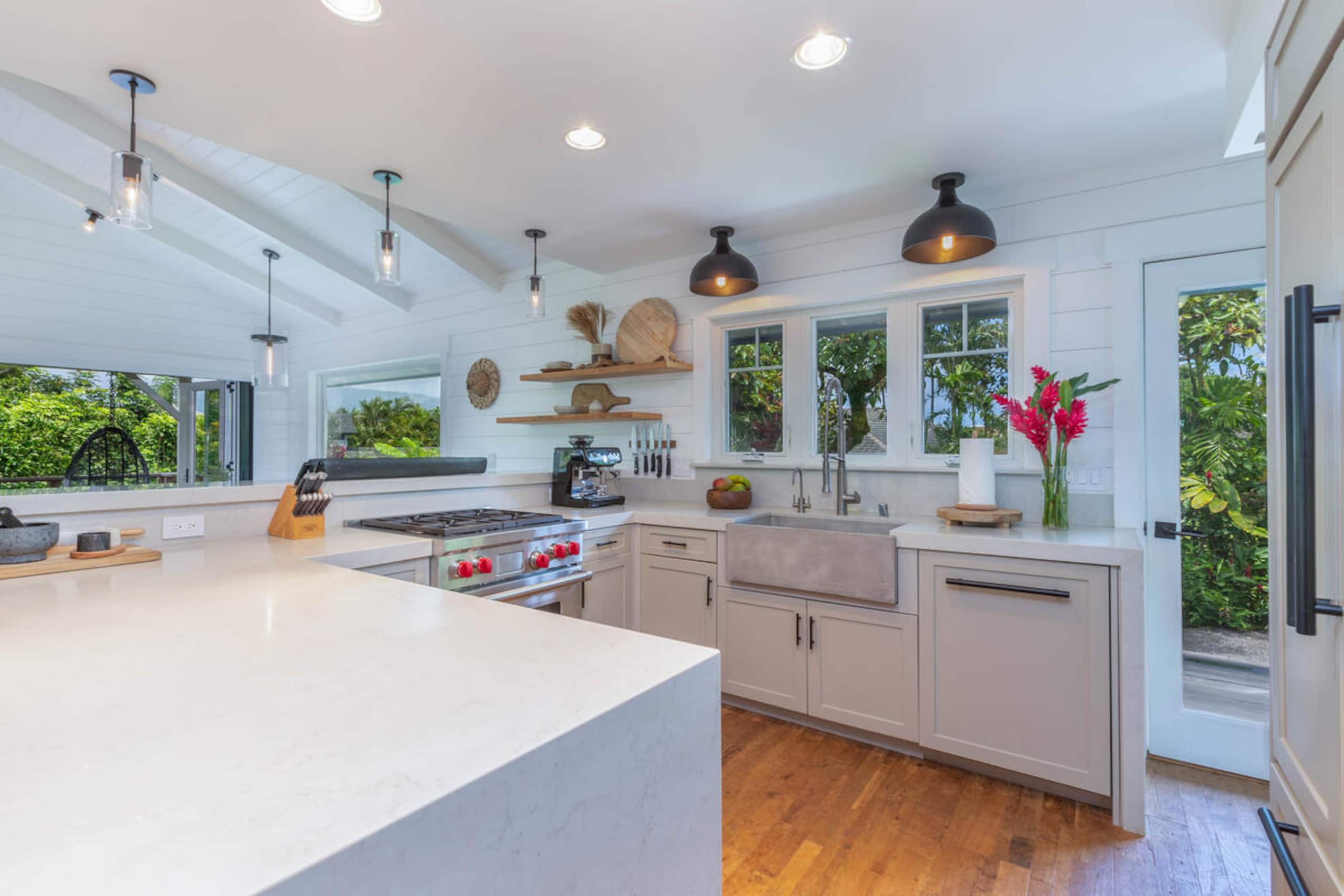 Home in Princeville · ★4.98 · 3 bedrooms · 4 beds · 3 baths - Image 6