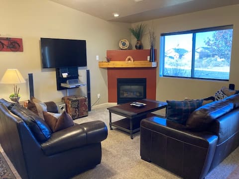 Popular Airbnb listing: Moab Rim View Home - Private HotTub, Gig WiFi, EV in Moab