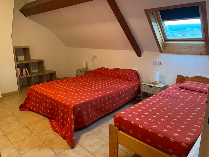 Habitación 1 en  el piso de arriba