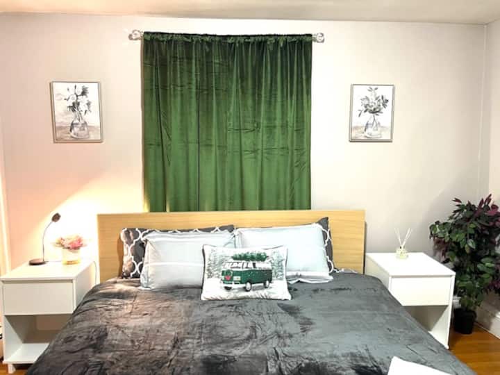 Spacious Cambridge 2 Bed Apt Free Parking & Train - Somerville, MA