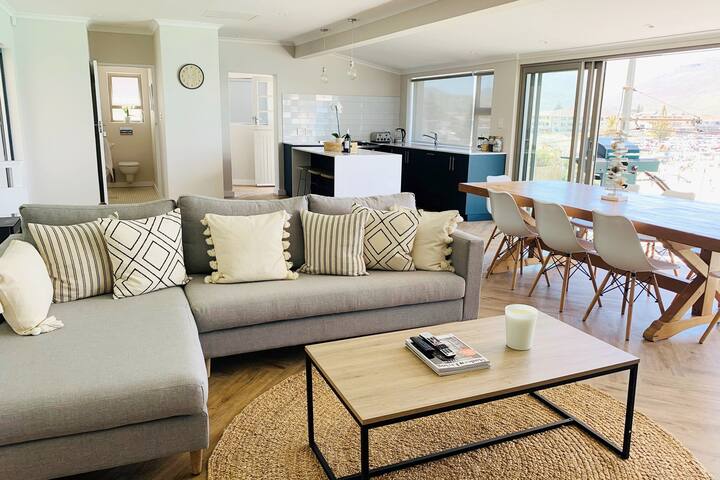 Your own private access to the beach 🌊 🐬 🐳 gallery image 3