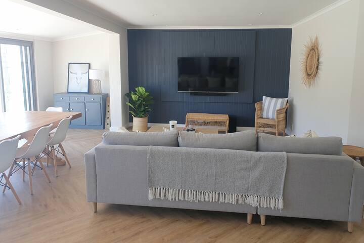 Your own private access to the beach 🌊 🐬 🐳 gallery image 4