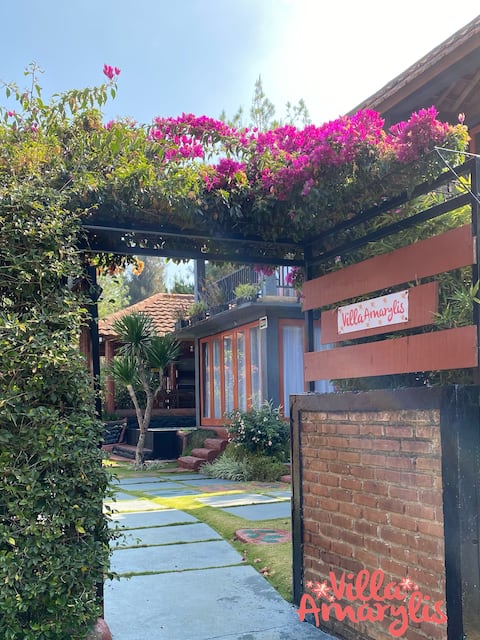 Villa Amarylis, Lembang 4 BR W/ Private Pool