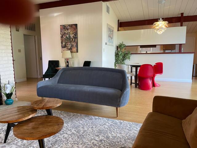 Single family home near Stanford, G@@gle, F@ceb@@k gallery image 4