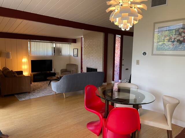 Single family home near Stanford, G@@gle, F@ceb@@k gallery image 5