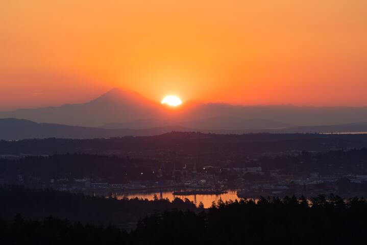 Pacific View Retreat gallery image 2