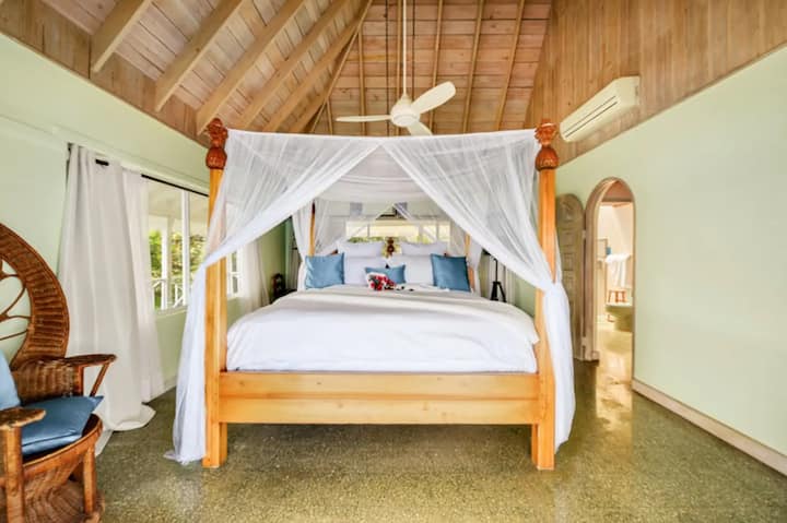 Master Bedroom - Villa