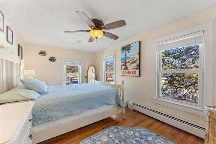 Cannes ensuite upstairs bedroom with a Queen bed
