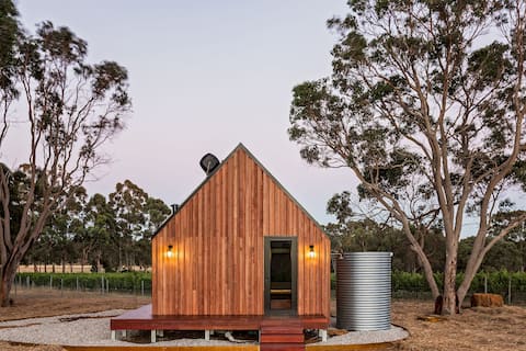 Petit Eco Cabin - Singles & Couples Retreat