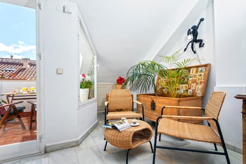 Anuncio de Airbnb popular: Bright and Spacious PENTHOUSE SOHO (Art District) en Soho