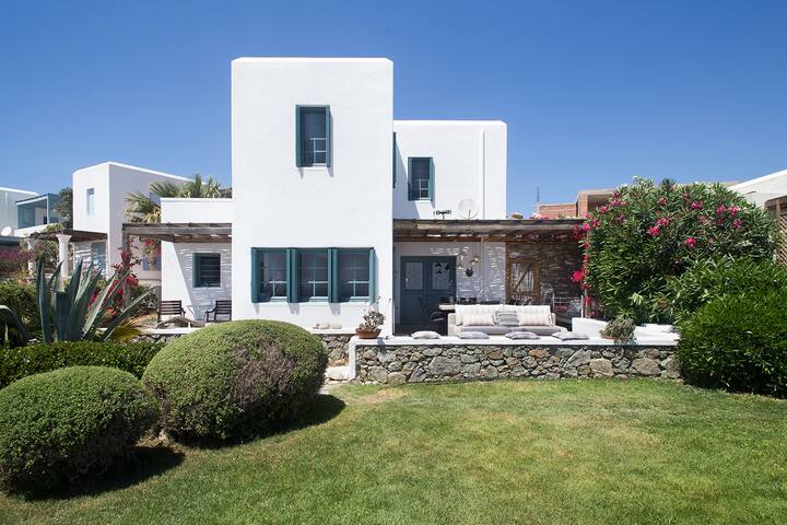 The Blue Horizon Villa (pool, sea view, central)