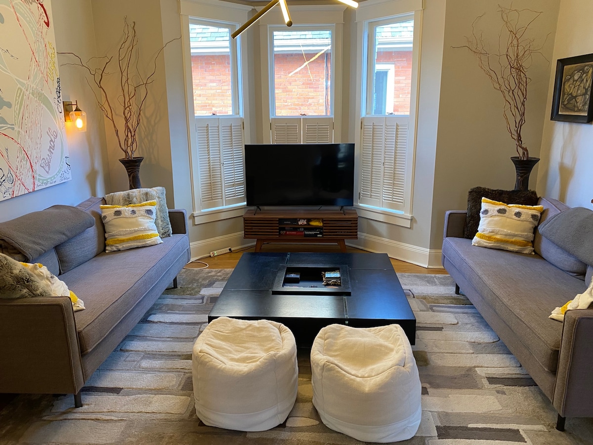 Top performing Airbnb: Enchanting Boulder! Walk to Pearl-CU-Sundance '27! in Central Boulder