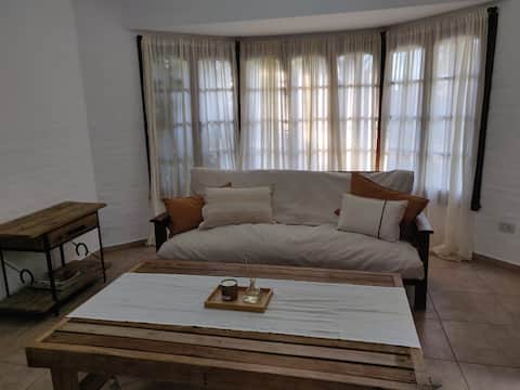 Popular Airbnb listing: Beautiful house near downtown in Partido De Chascomús