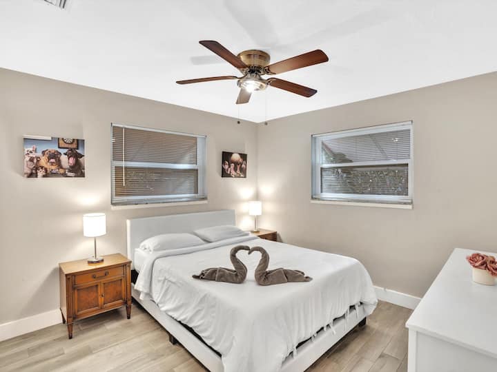 غرفة نوم للضيوف، سرير كبير