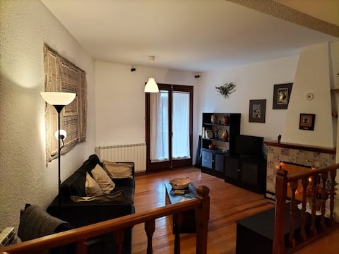 Anuncio de Airbnb popular: Cozy charm in the heart of Benasque en Huesca