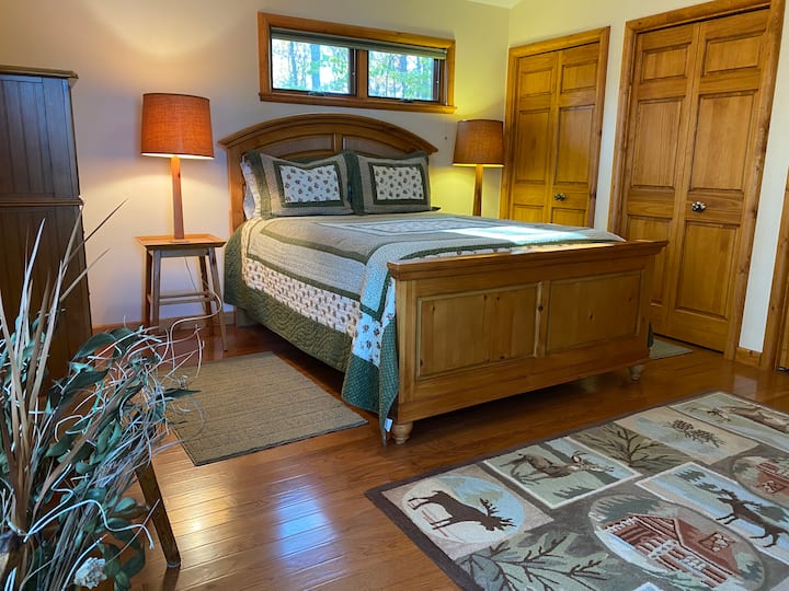 CC49 … Guest Bedroom (Queen)