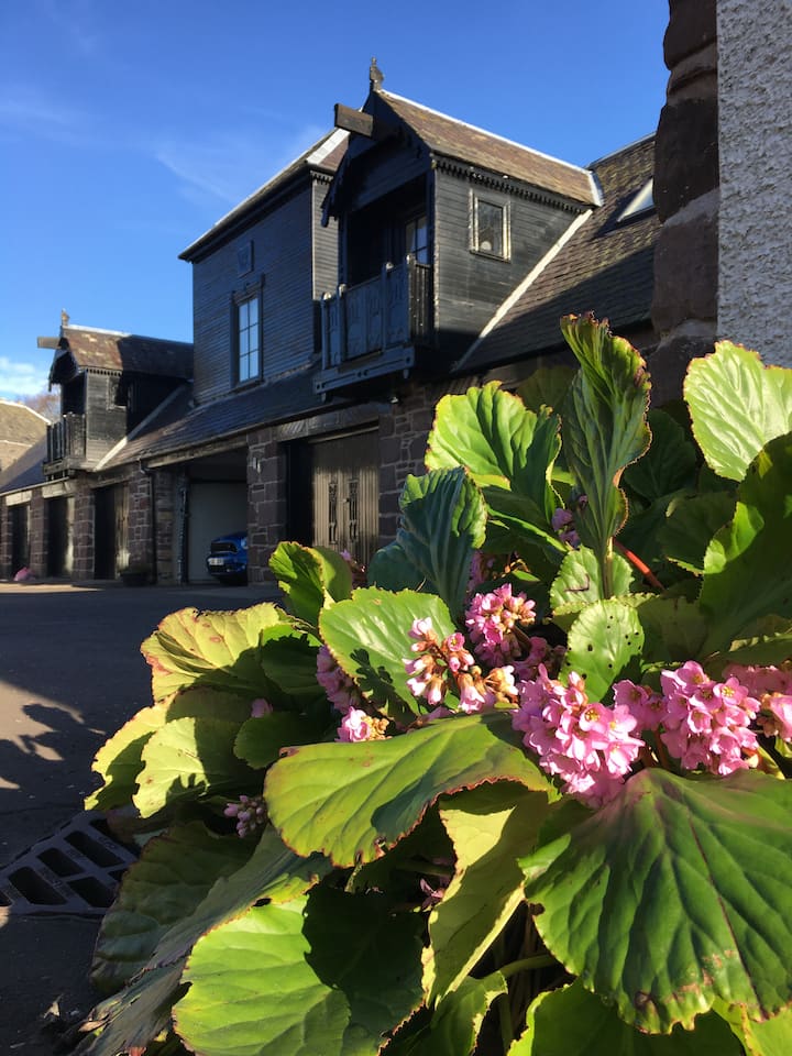 Loch Monzievaird Holiday Rentals & Homes Crieff, United Kingdom Airbnb