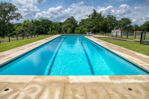 ★ Pool, HotTub- Cardinal Cottage, RoundTop/Brenham