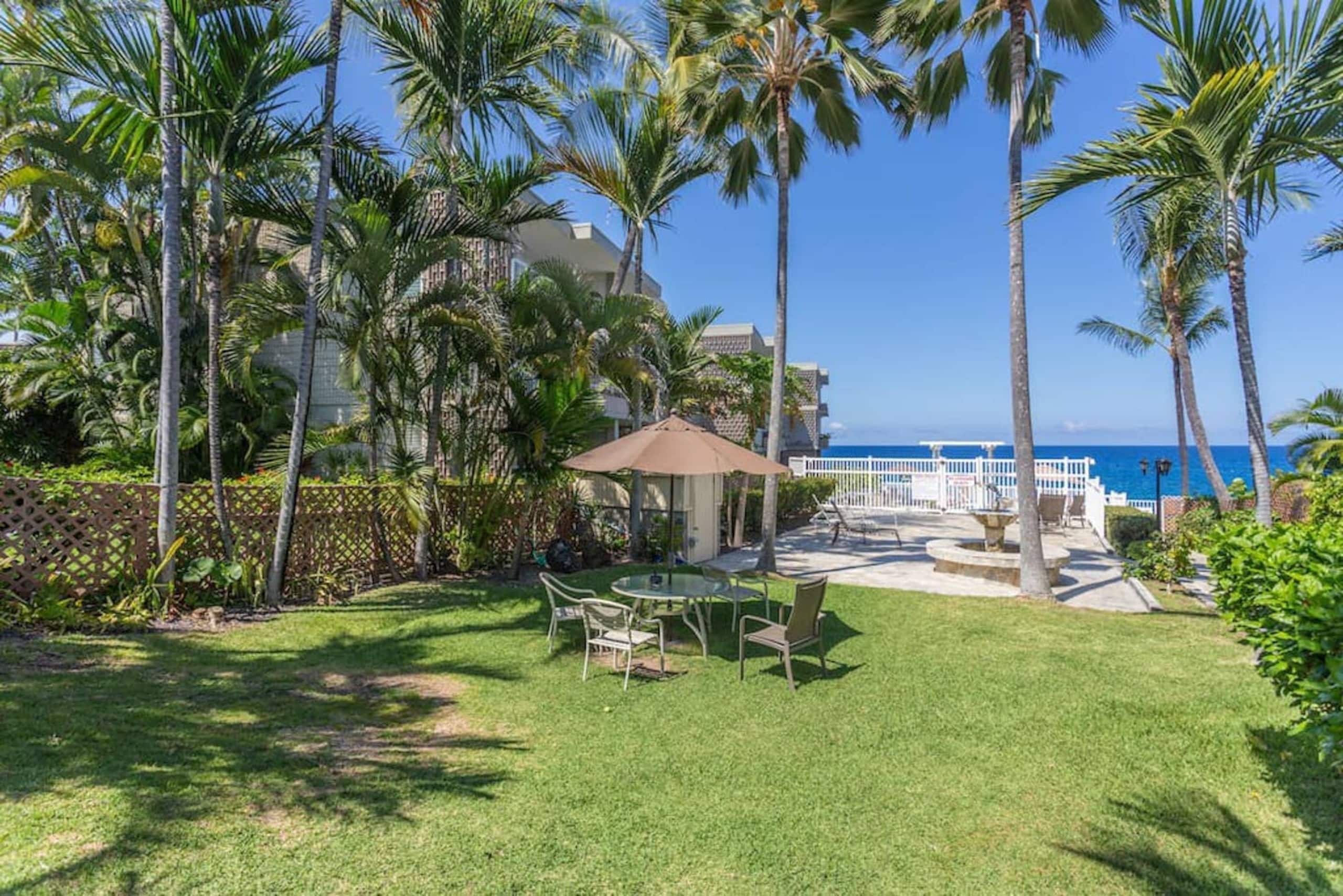 Condo in Kailua-Kona · ★4.82 · 1 bedroom · 3 beds · 1 bath - Image 4