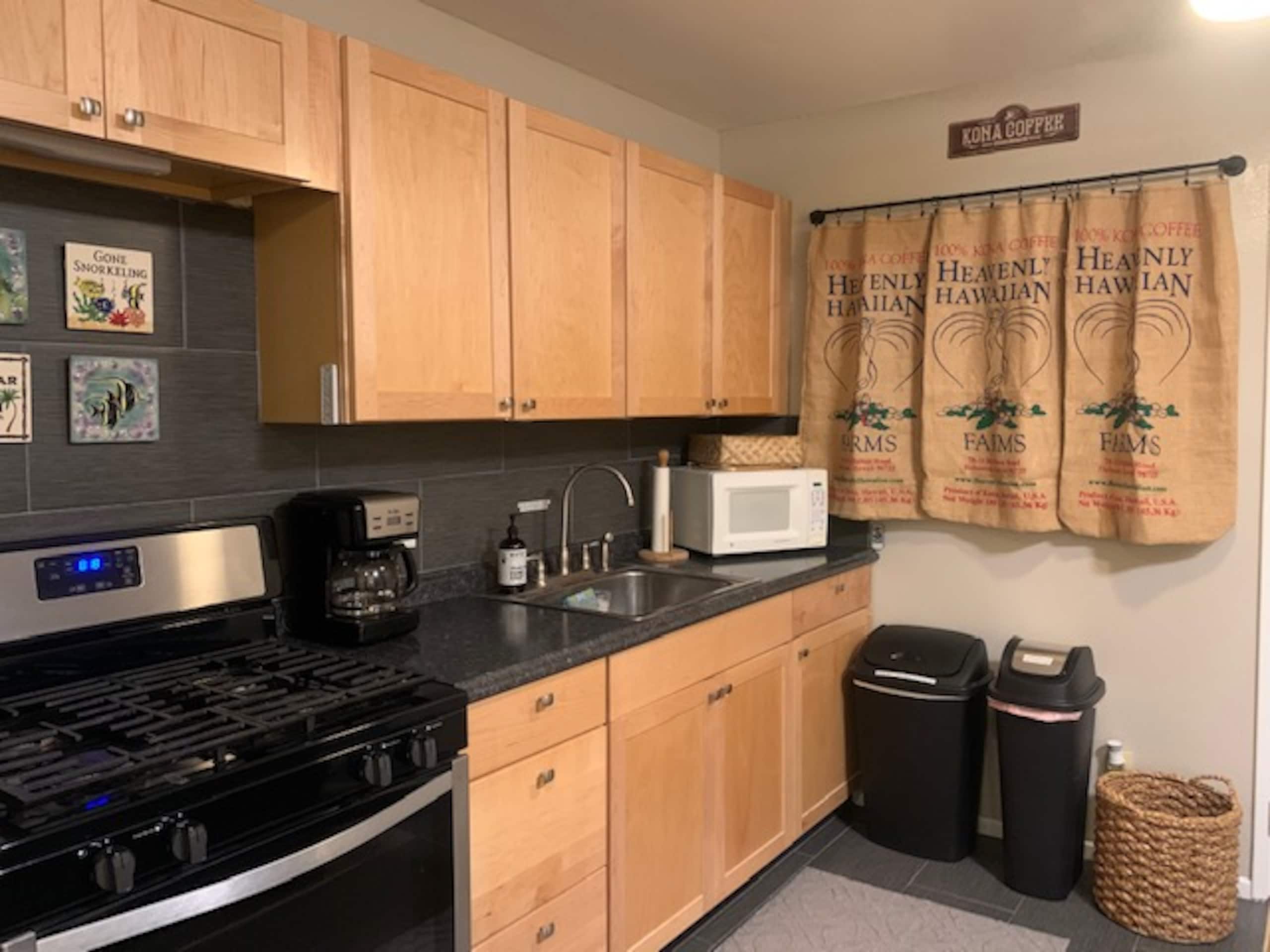 Condo in Kailua-Kona · ★4.82 · 1 bedroom · 3 beds · 1 bath - Image 2