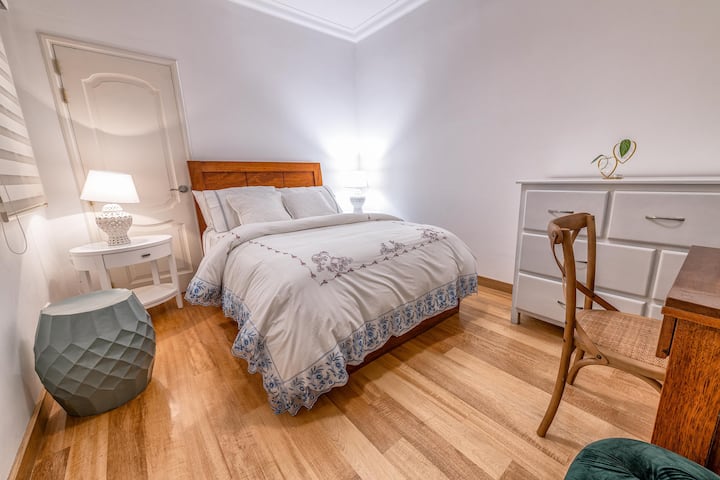 Chambre 2 (osvijetljeni bračni krevet)