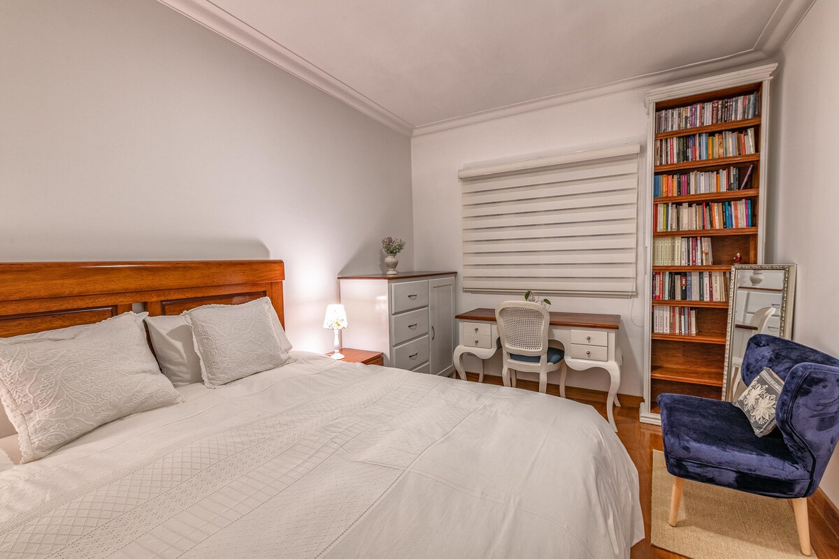 Spálňa 1 (manželská posteľ)