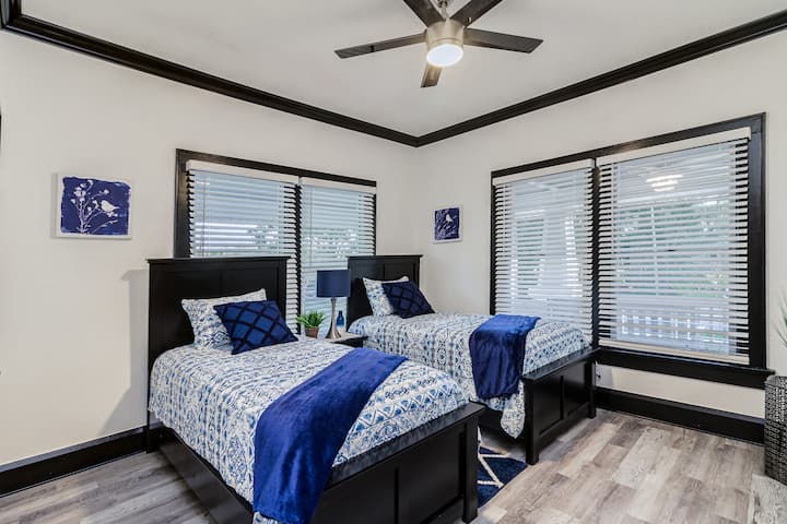 2 twin room for the kiddos.