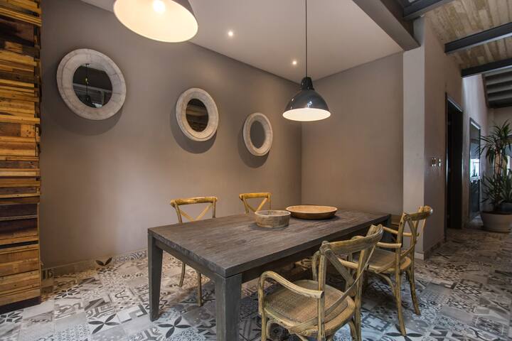 “La Roma House” Hip, Trendy and Unique gallery image 5