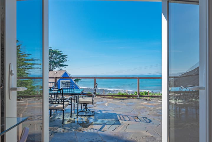 Stunning Sunset , OceanView, Coastal Home, Trails