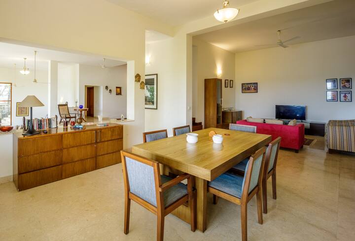 6 Members Seating Dining Table