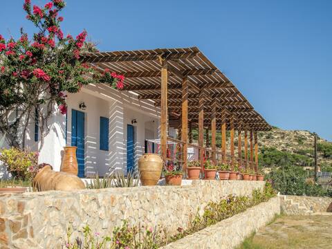 Studio 3 with panoramic Sarakiniko View and WiFi