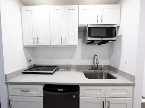 Top Airbnb: 138 Bowery-Classic Studio in So Ho Little Italy Hudson Square