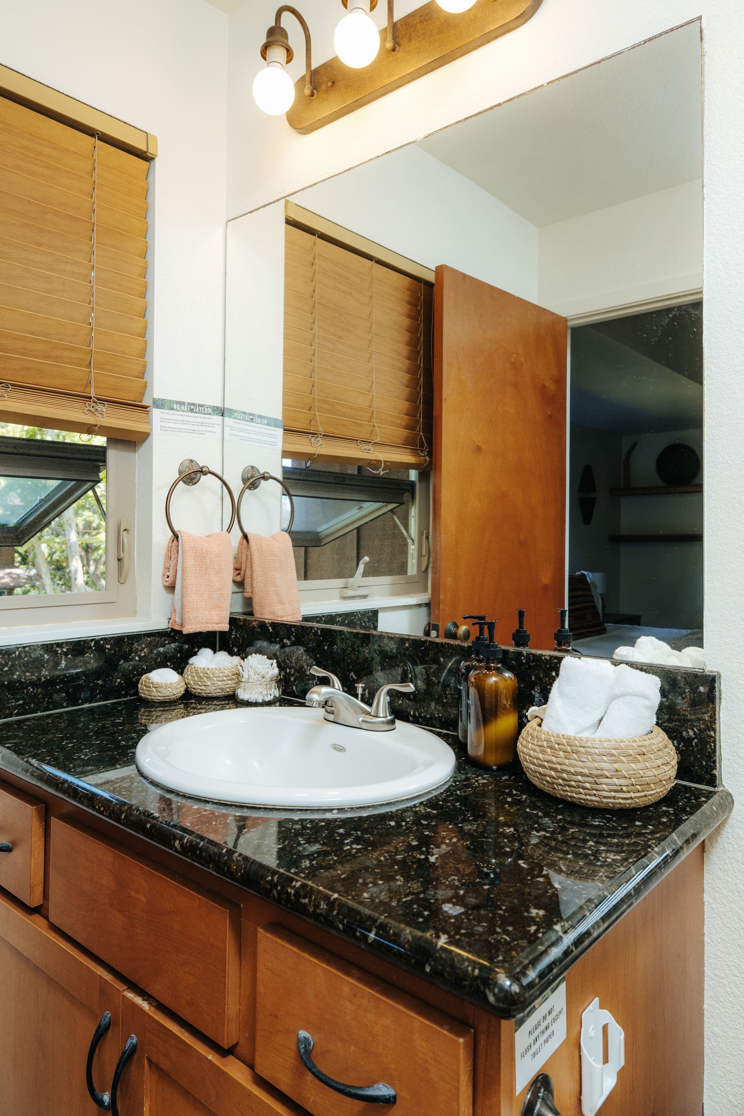 Home in Kailua-Kona · ★4.89 · 6 bedrooms · 6 beds · 5 baths - Image 104
