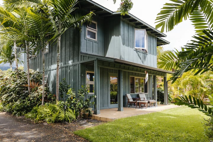 The Kumu Compound (2 Houses) & Sleeps 12