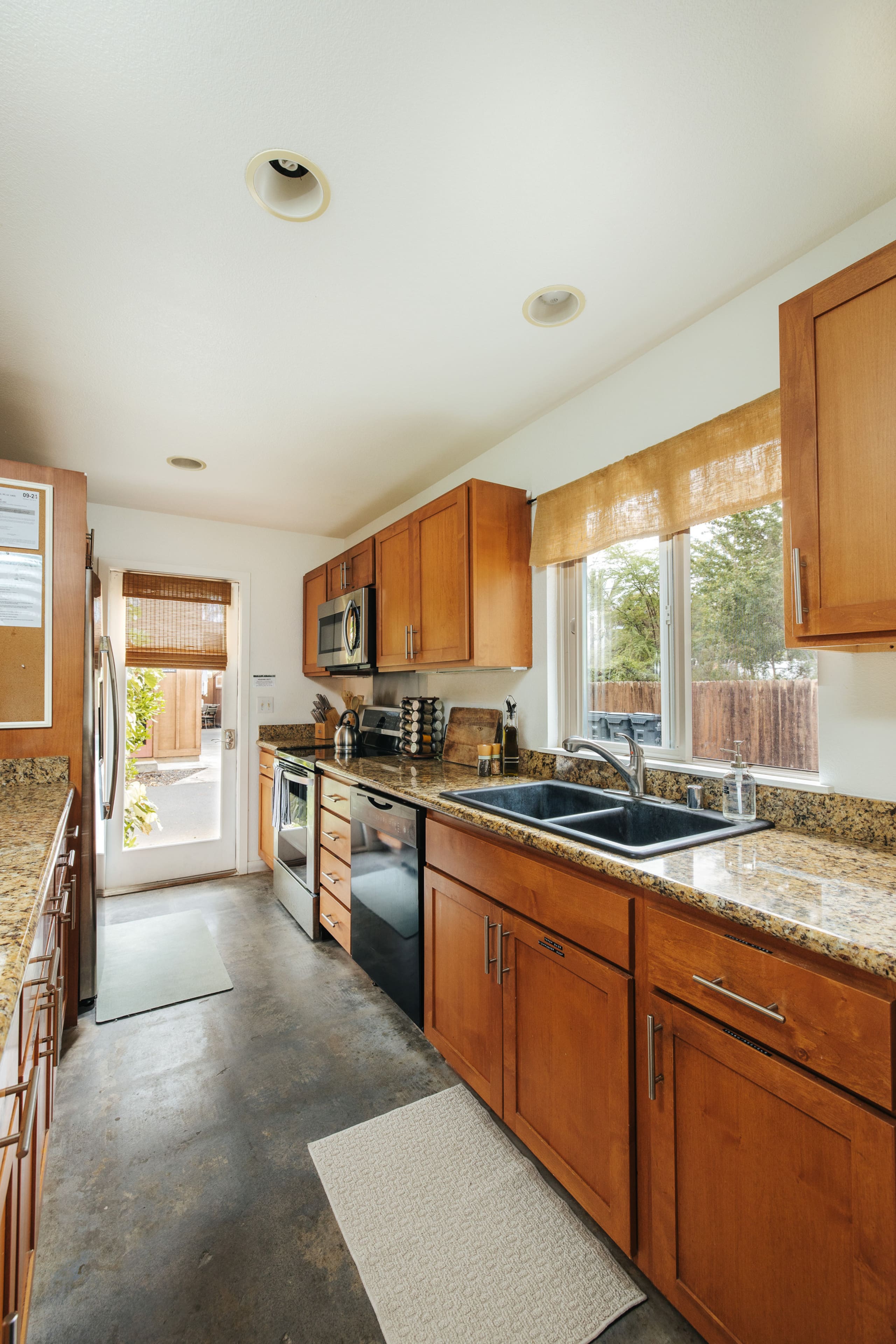 Home in Kailua-Kona · ★4.89 · 6 bedrooms · 6 beds · 5 baths - Image 42