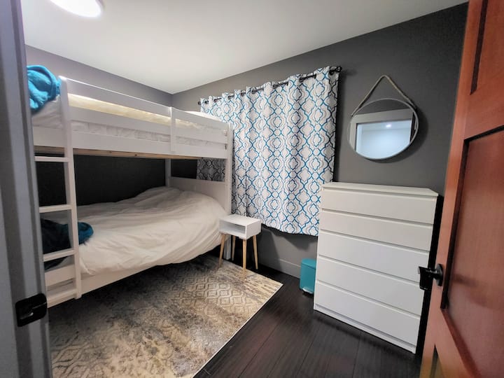 Krevate dopio në katin e parë.