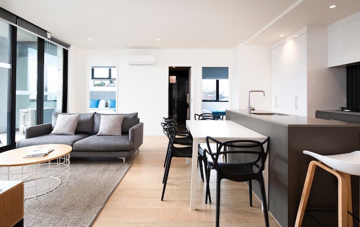 Deluxe Suite 3 Beds 2 Baths Balcony W Parking Serviced Apartments For Rent In Brunswick Victoria Australia