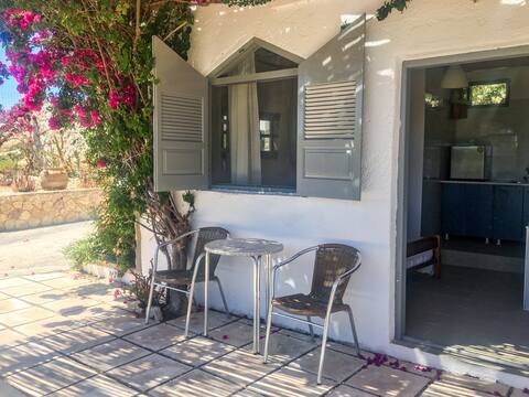 Studio 5 in Sarakiniko with WiFi and Terrace