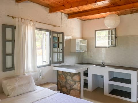 Studio 13 with panoramic Sarakiniko view and WiFi