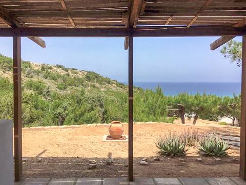 Studio 14 with panoramic Sarakiniko View and WiFi