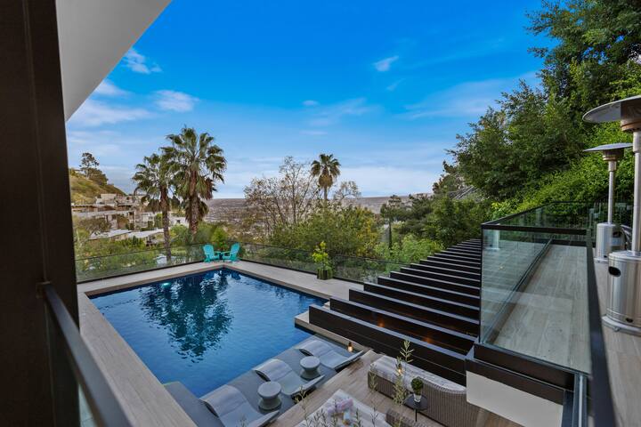 Scenic Hollywood Hills Oasis with Stunning Vistas gallery image 5