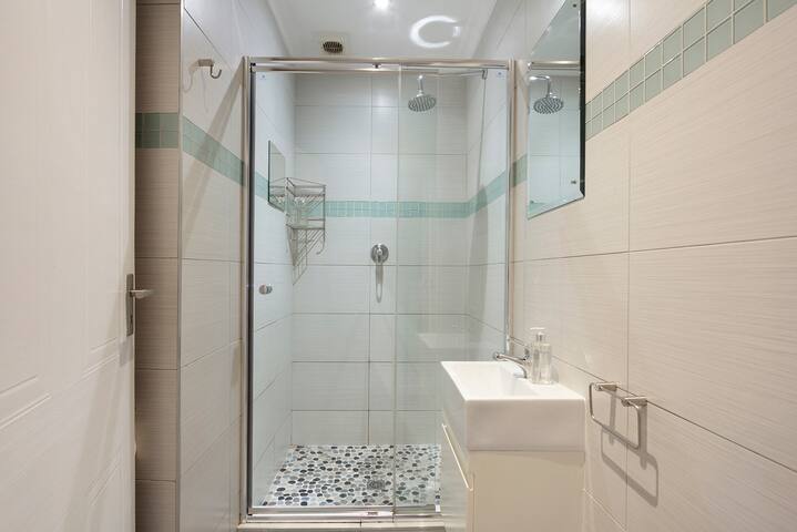 Summer sunsets at Oceana gallery image 5