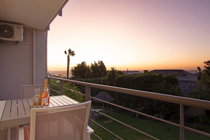 Summer sunsets at Oceana gallery image 2