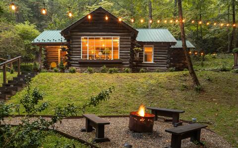 Historic Glenna Cabin in the Florence Preserve