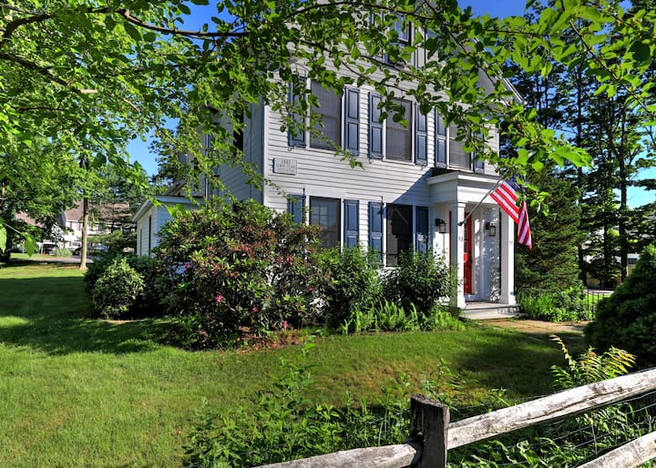 Perfect Train Getaway kutoka NYC na Dakika kwa Yale Fleti ya