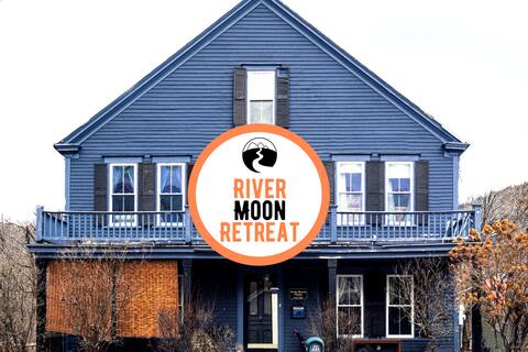 River Moon Retreat-8 BRs  | HotTub  | River | WiFi