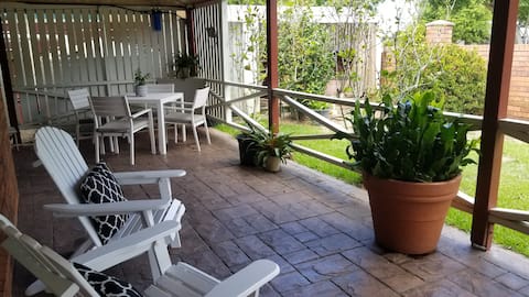 Top Airbnb: Banya Bliss - Peaceful and Private in Bongaree